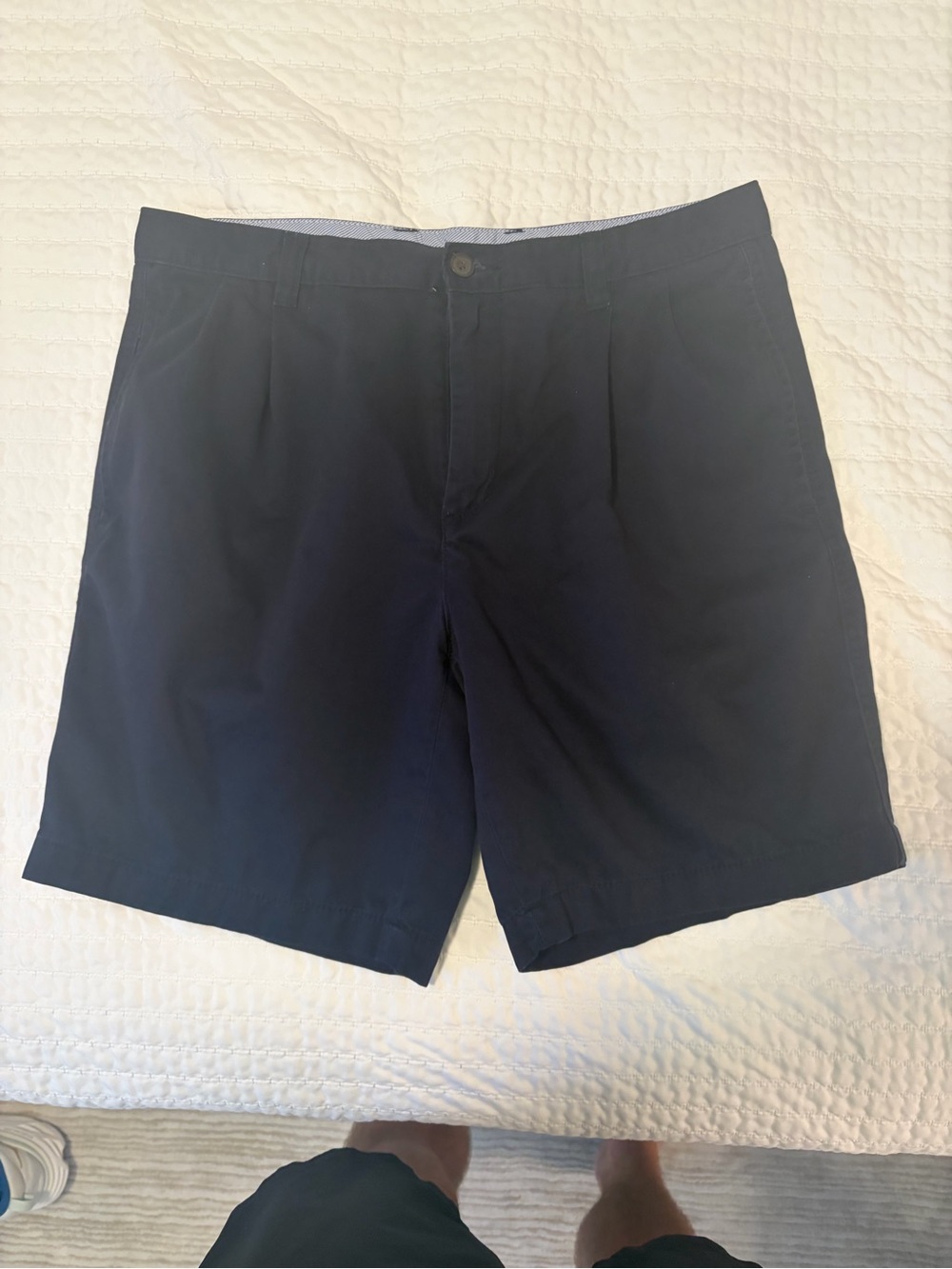 Club Room Navy pleated men’s shorts size 32- 8 inch